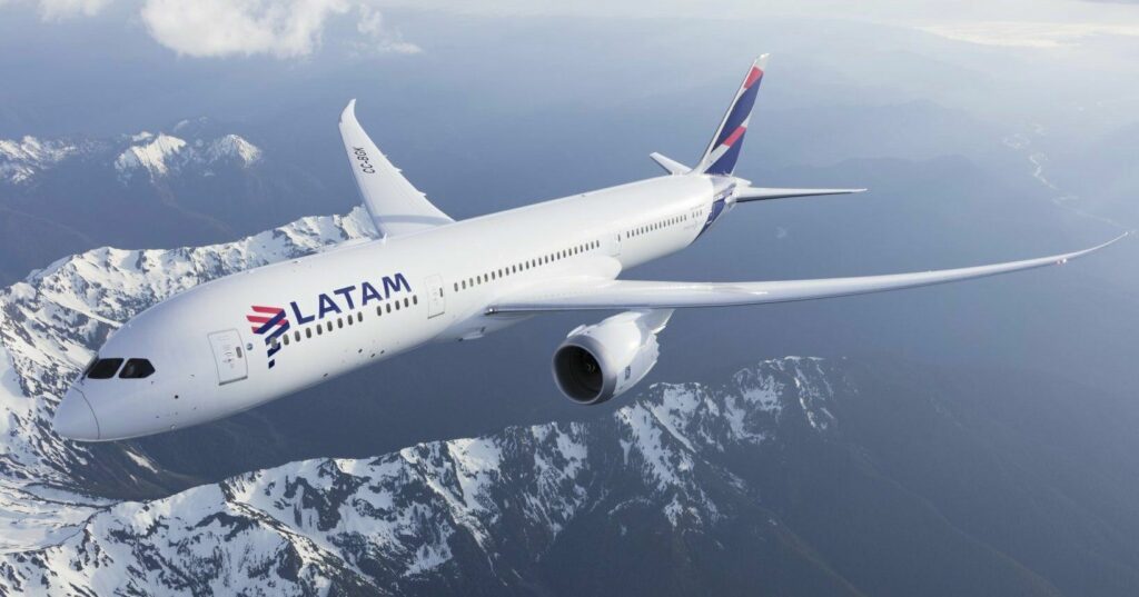 Cancelamento de voo LATAM: como fazer, reembolso e mais