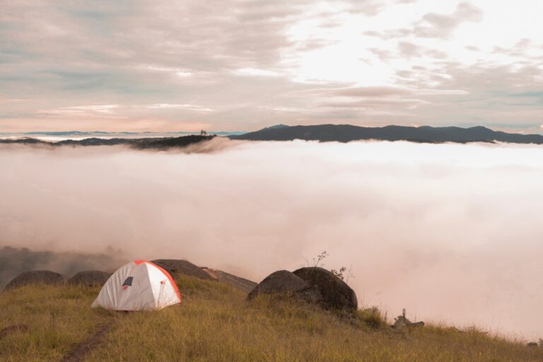 Conheça os lugares para acampar no Brasil