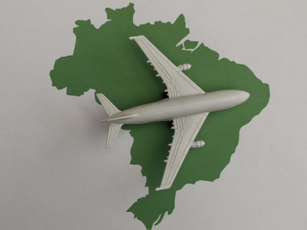Quais as multas e taxas aplicadas pelas cias aéreas brasileiras?