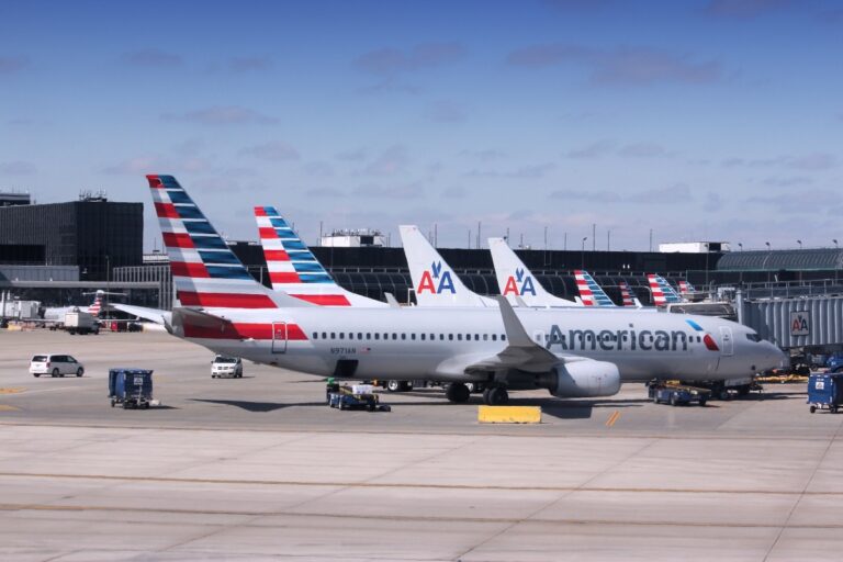 Saiba tudo sobre como comprar bagagem American Airlines
