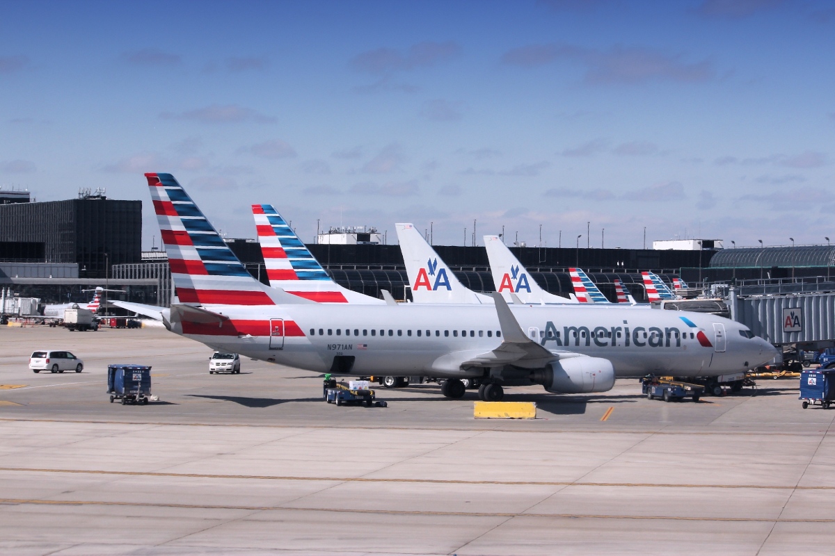 Informações de aeroportos, Balcão de emissão de bilhetes da American  Airlines