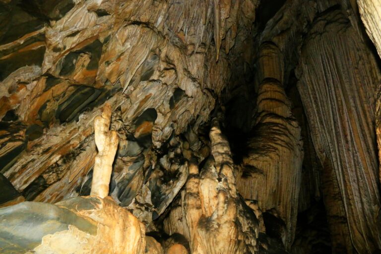Grutas e cavernas brasileiras para incluir no seu roteiro de viagem