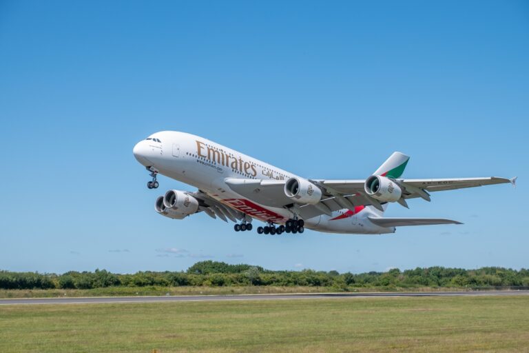 Conheça os detalhes de como comprar bagagem Emirates Airlines Brasil