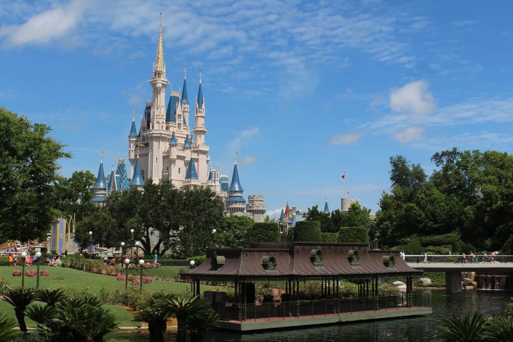 Castelo cinderela no parque da Disney, em Orlando. 