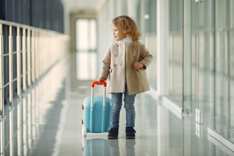 Menor de idade pode viajar sozinho